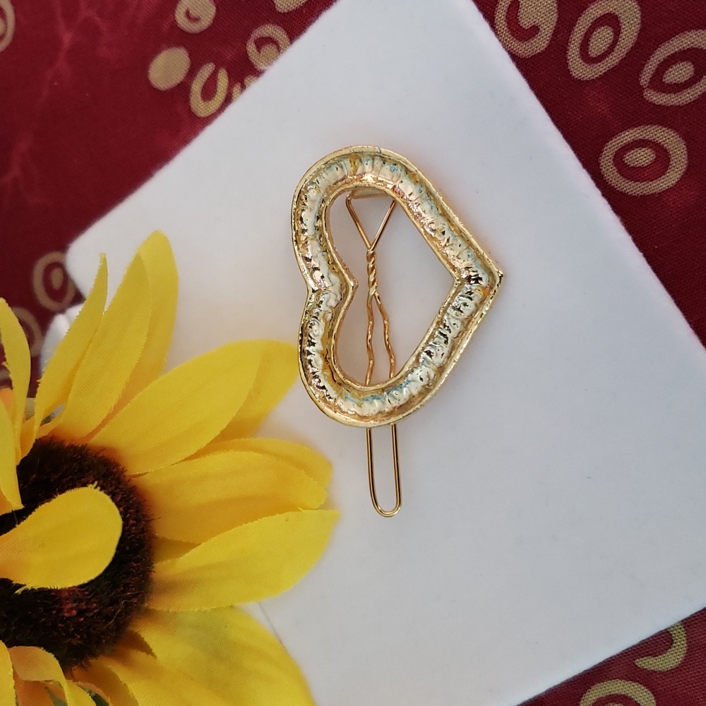Hair Barrette Vintage heart-shaped gold color BOGO8